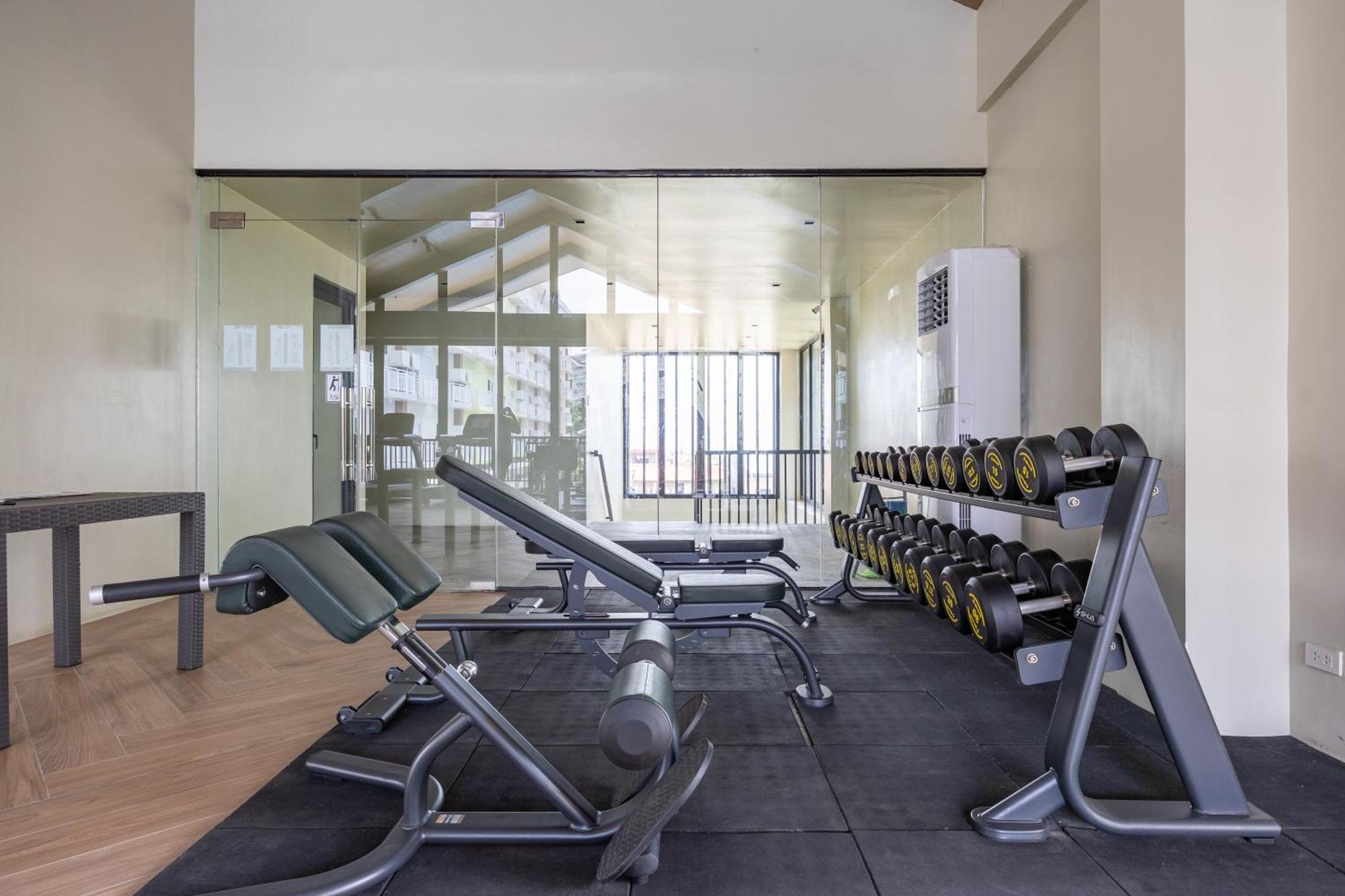Апартаменты Amani 133,3 Minutes To Airport,With Gym & Pool,Fast Wi-Fi, Free Netflix Мактан Экстерьер фото